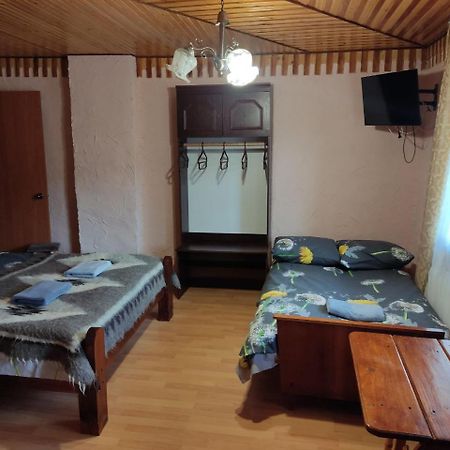 V Ulyanu Hotel Jaremcse Kültér fotó